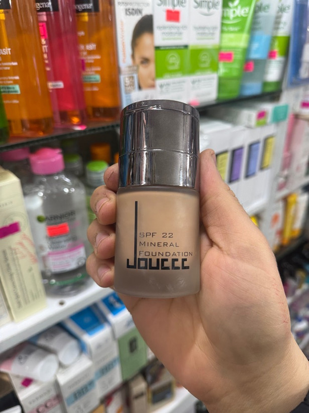 کرم پودر. دوسه کانسیلر دار