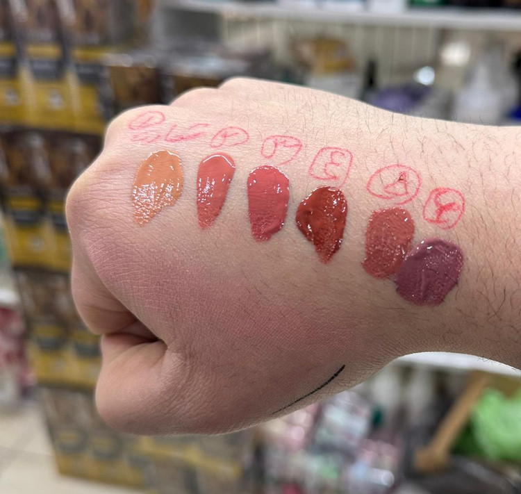 رژگونه طرح شیگلمی . PINK KEY