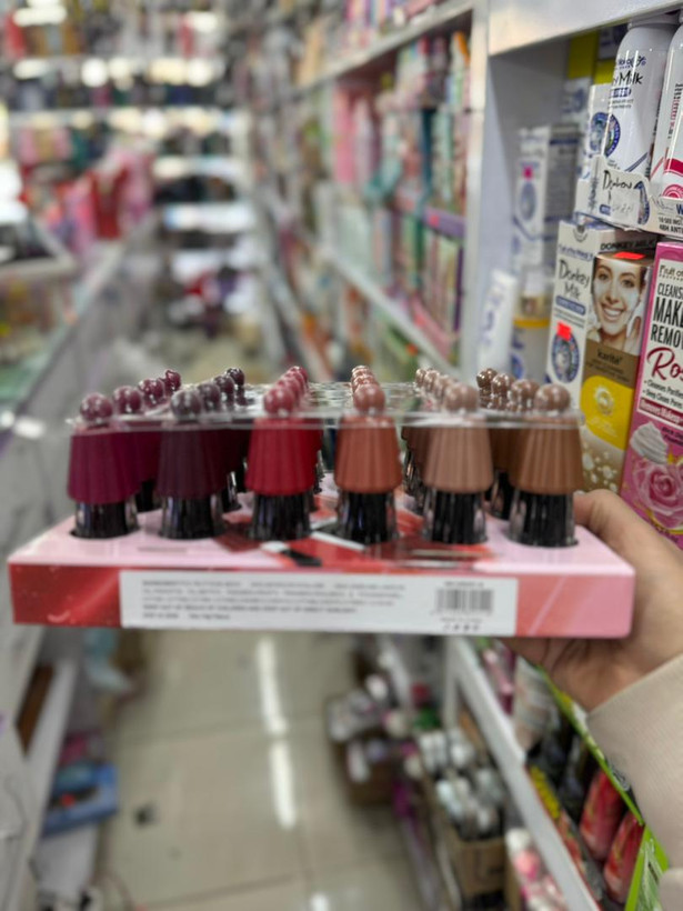 تینت لب چتری اسنس